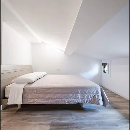 Piazza Roma Loft مودينا