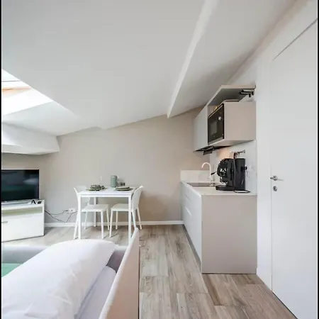 Piazza Roma Loft مودينا