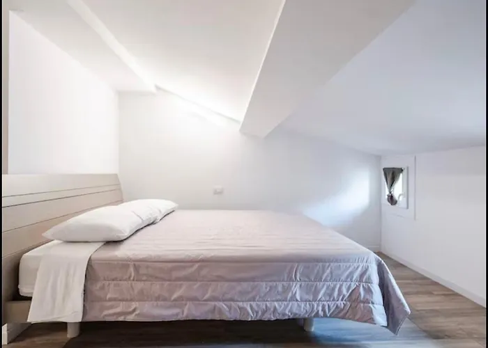 Piazza Roma Loft 모데나
